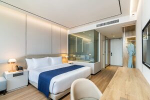 arbour-hotel-pattaya-king-bed-room.jpg