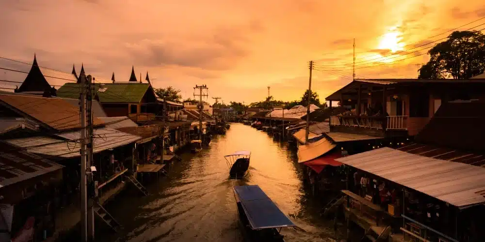ชมหมู่บ้านวิถีไทย ตลาดน้ำพัทยา