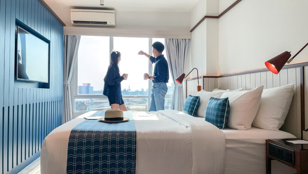 Hotel Amber Sukhumvit 85 room near BTS On Nut – modern budget hotel in Bangkok with city view